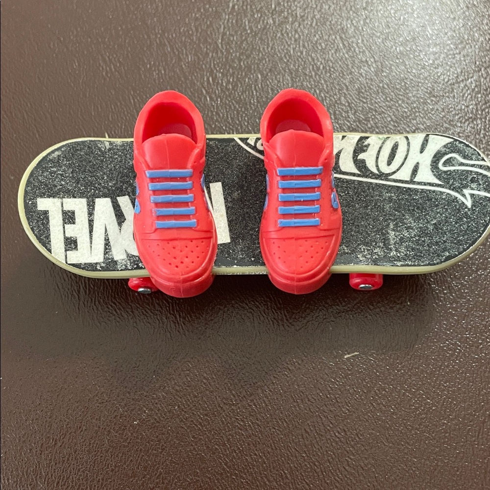 SPIDER-MAN Hot Wheels Mattel Marvel Finger Skateboard